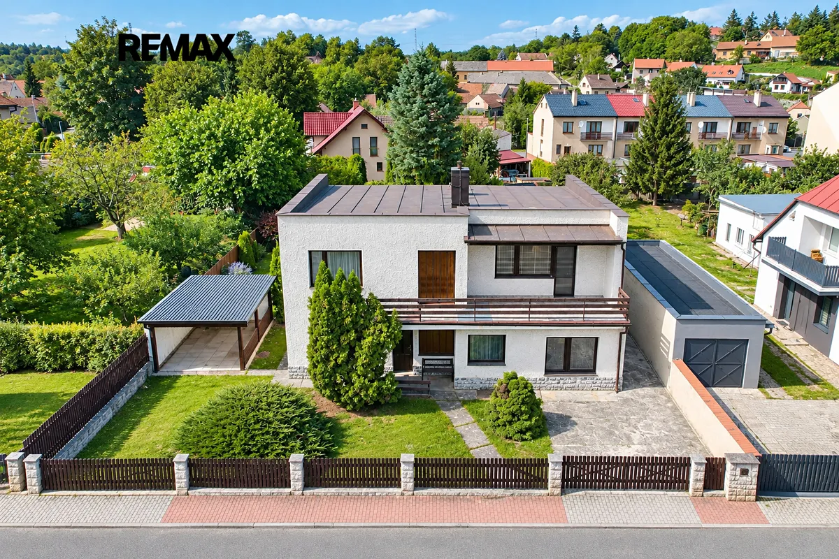 Prodej rodinného domu 250 m², pozemek 833 m²